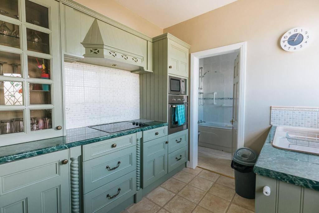 Beachfront Apartment - Ground Floor Apartment With Sea Views, Next To The Beach, Bridlington, North Yorkshire Bessingby Εξωτερικό φωτογραφία