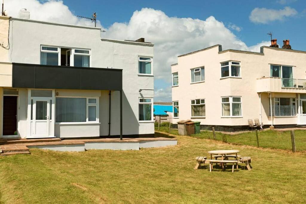 Beachfront Apartment - Ground Floor Apartment With Sea Views, Next To The Beach, Bridlington, North Yorkshire Bessingby Εξωτερικό φωτογραφία