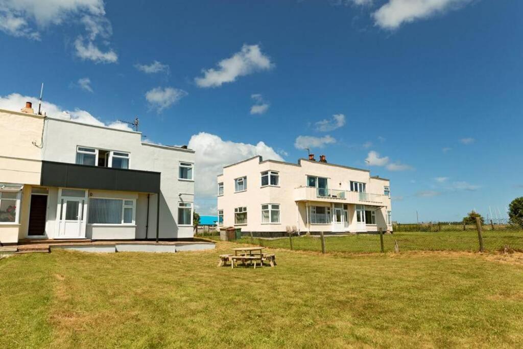 Beachfront Apartment - Ground Floor Apartment With Sea Views, Next To The Beach, Bridlington, North Yorkshire Bessingby Εξωτερικό φωτογραφία
