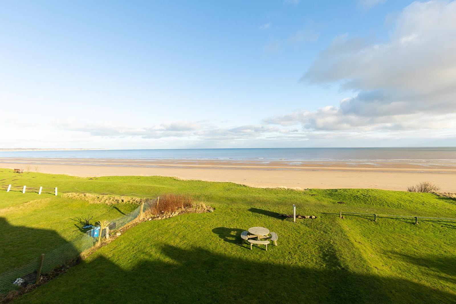 Beachfront Apartment - Ground Floor Apartment With Sea Views, Next To The Beach, Bridlington, North Yorkshire Bessingby Εξωτερικό φωτογραφία